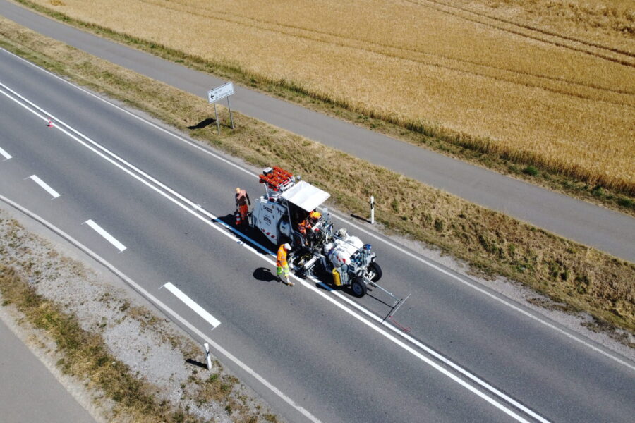 landstraßen markierung